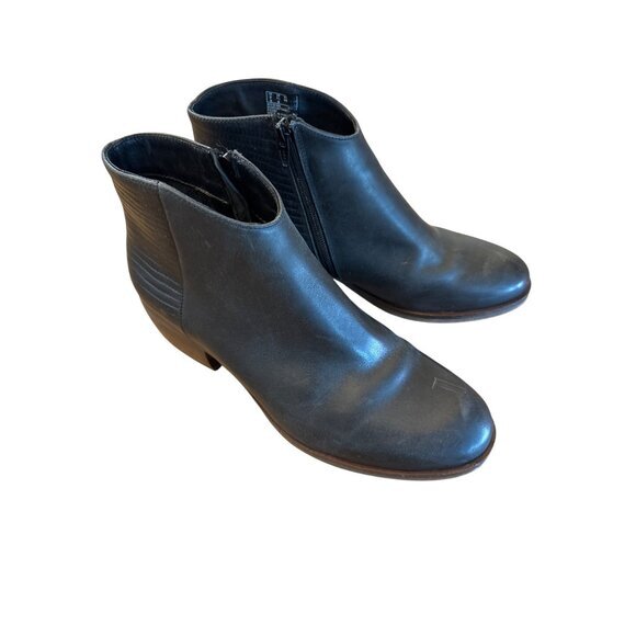 Clarks Mila Myth Women's Size 7.5 Heeled Ankle Black Boots‎ Booties Leather NWOB - Picture 2 of 9